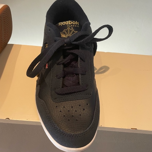 Navy Blue Reebok Classics - Picture 4 of 6